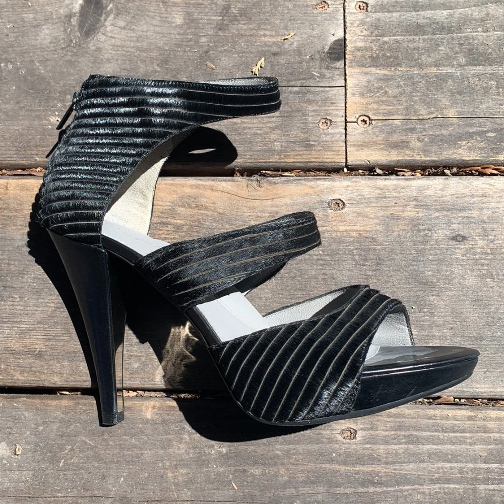Kenneth Cole Black Zip-up Peep Toe Heels 9.5M